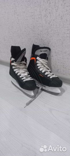 Коньки хоккейные