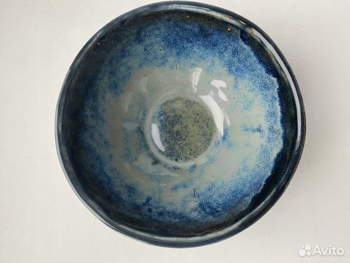 Новая посуда из керамики: чашка, стакан, синяя