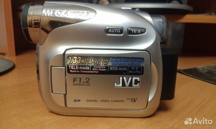 Продам в/к JVC модель GD-D640E