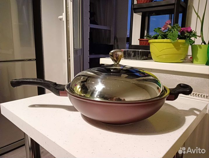 Сковорода вок с крышкой Gipfel