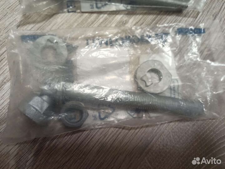 Болт с эксцентриком Mercedes