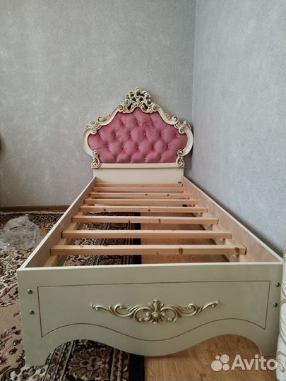 Кровати