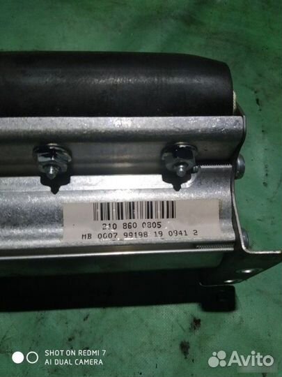 Подушка безопасности Mercedes-Benz