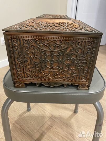Металлический сундук