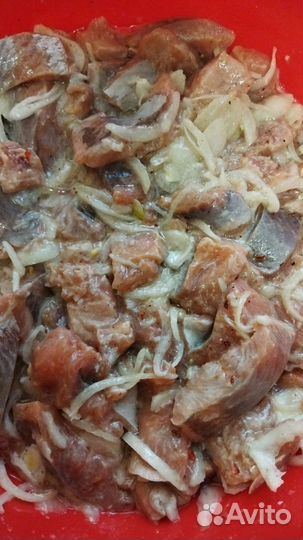 Салаты,рыба, огурцы,морковь,свекла,яблоки грибы