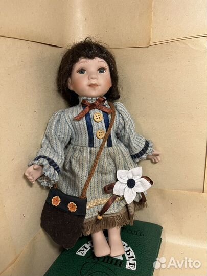 Кукла фарфоровая коллекционная