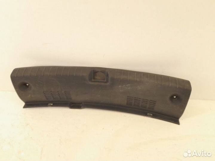 Накладка замка багажника Kia Rio 4 2017