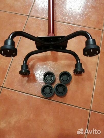 Трость четырехопорная