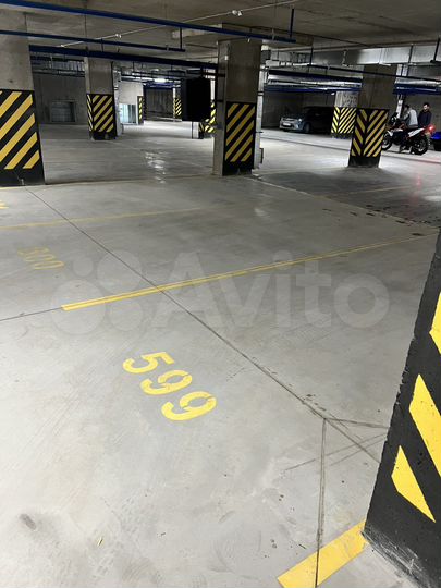 Машиноместо, 13 м²