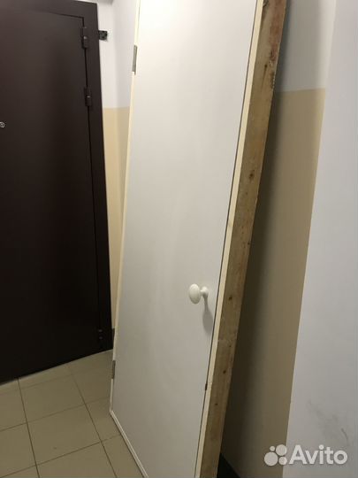 Дверь строительная