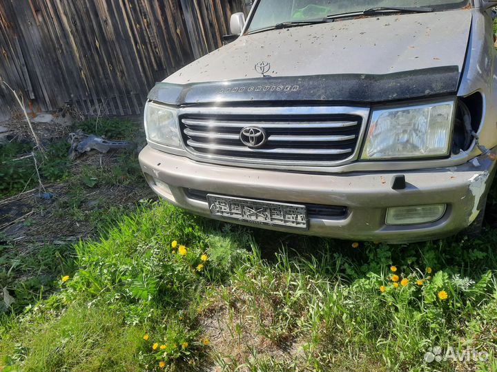 Капот на toyota land cruiser 100