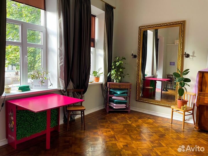 Почасовая аренда кабинета/зала на Янковского(37м2)