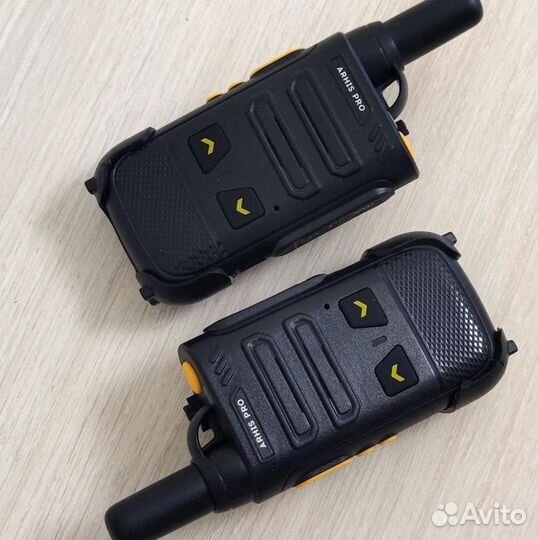 Рация-радиостанция с гарнитурой-наушником