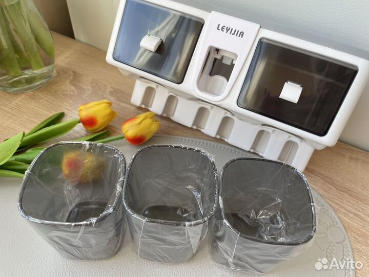 Органайзер для ванной с дозатором зубной пасты