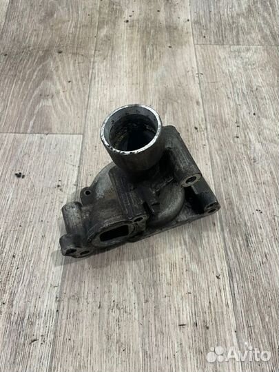 Корпус помпы Peugeot 406