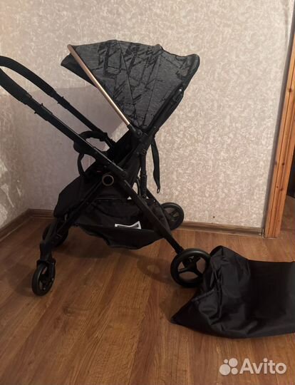 Коляска новая с перекидной ручкой прогулочная