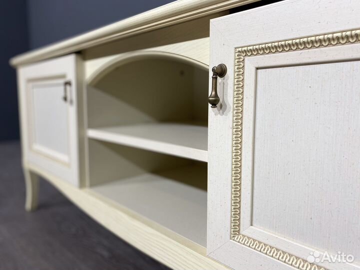 Тумба тв Флоренция