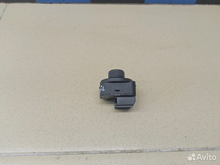 Переключатель регулировки зеркала Polo (Sed RUS) 2