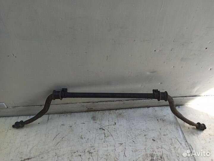 Стабилизатор передний