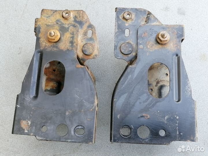 Кронштейн переднего бампера Mazda 626 GE 1992-1997