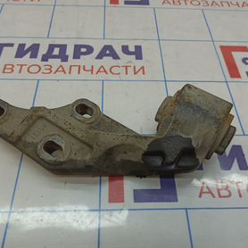 Кронштейн редуктора Land Rover Range Rover Sport (L320) TAU500070