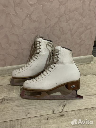 Фигурные коньки riedell
