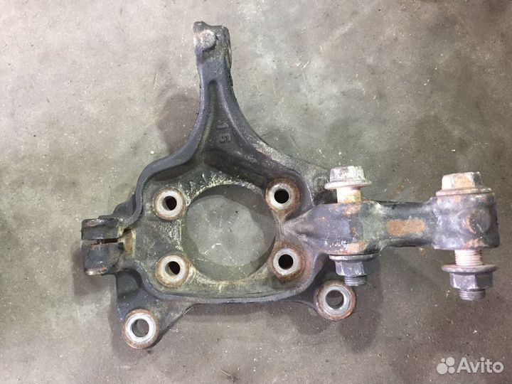 Мазда 6 Поворотный кулак передний левый