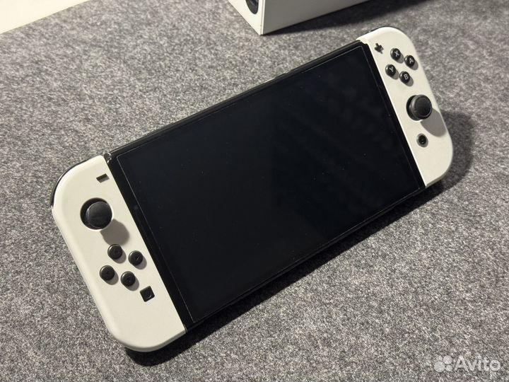 Nintendo Switch oled + комплект