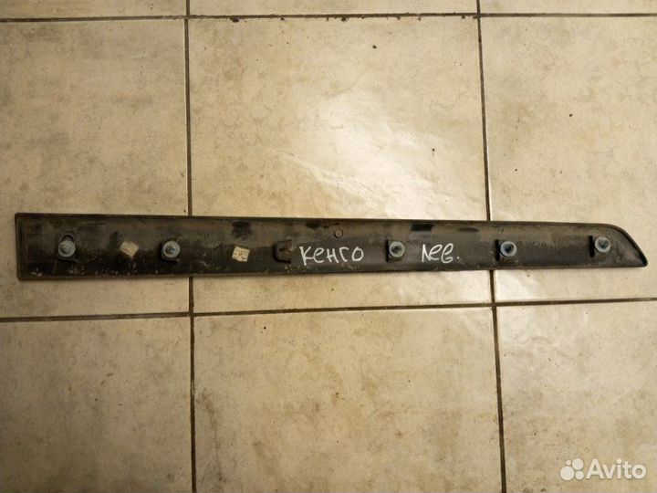 Молдинг двери левый Renault Kangoo K7mк750 2011