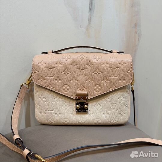 Сумка Louis Vuitton Metis Pochette