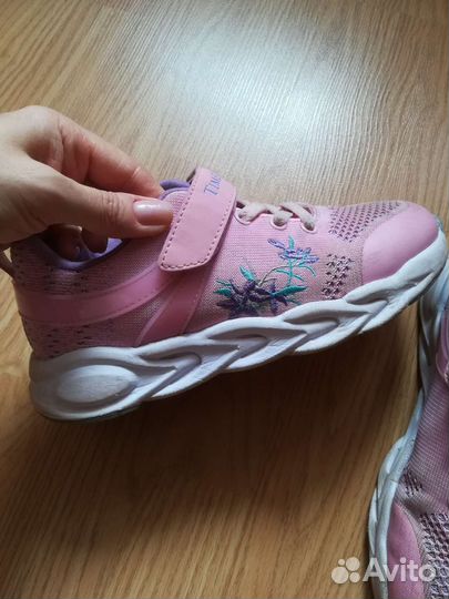 Кроссовки для девочки 34