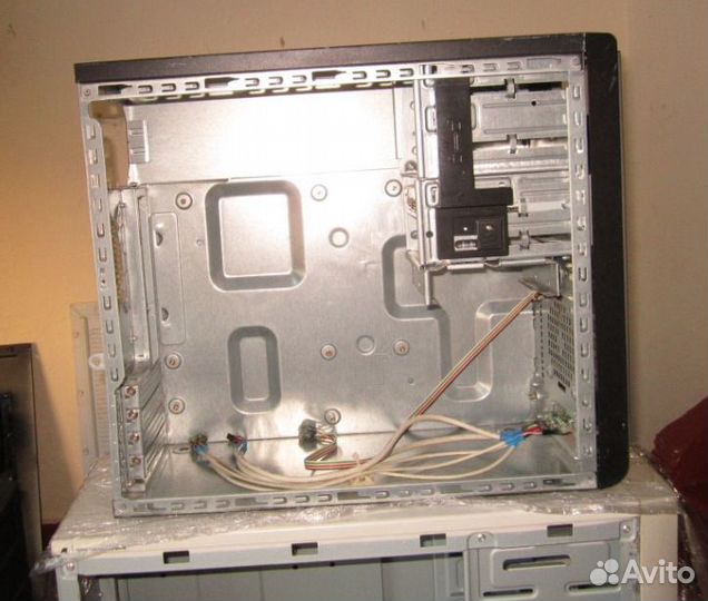 Корпус обменяю на диски SATA от 160 гб или на памя