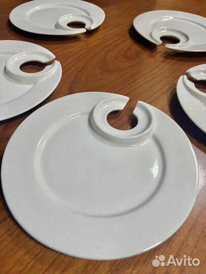 Тарелка фуршетная с выемкой для бокала