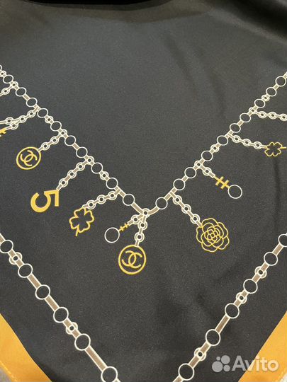 Шелковый платок Chanel черный с желтым новый