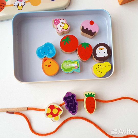 Шнуровка в жестяной коробке