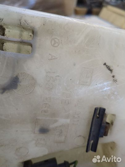 Бачок омывателя Mercedes ML W163, 2003