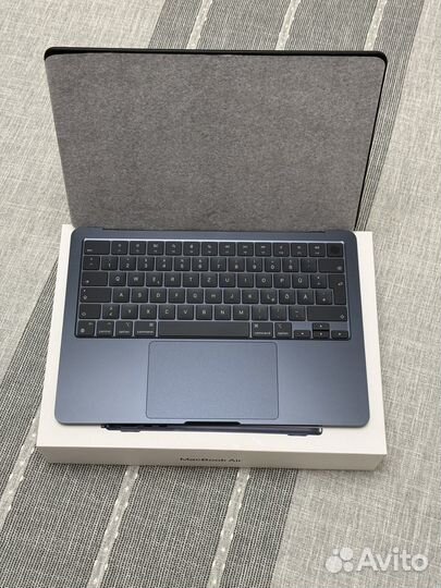 MacBook Air 13 M3 16/256 1 Цикл