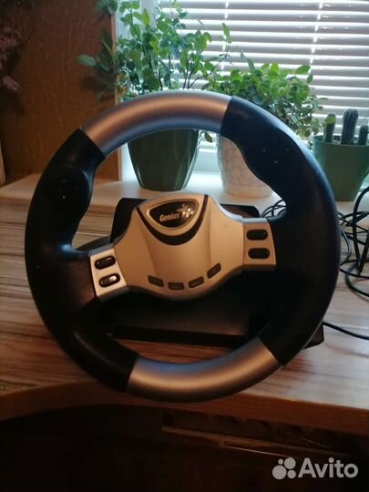 Игровой руль genius