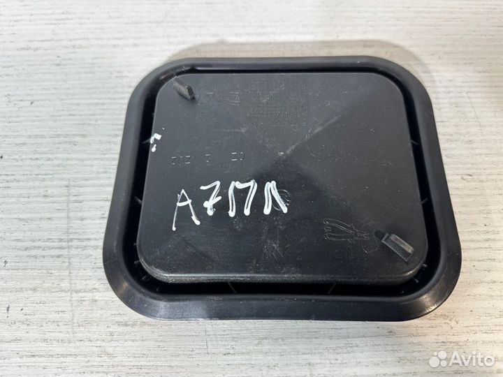 Колпачек двери передний правый Skoda Octavia A7