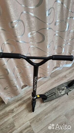 Самокат Reaction 200