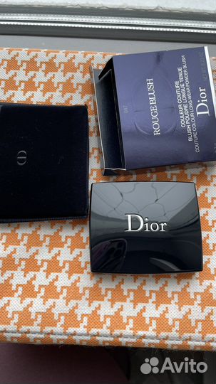 Румяна Dior 047