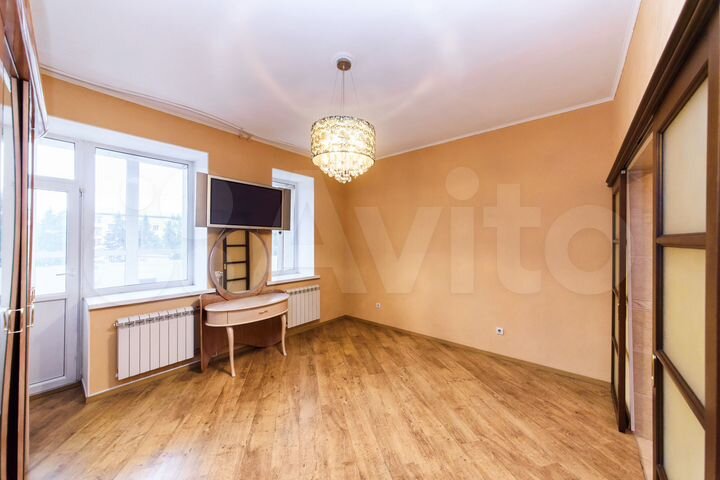 3-к. квартира, 129 м², 3/6 эт.