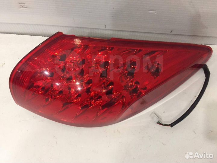 Фонарь в заднее крыло правый на Infiniti Ex