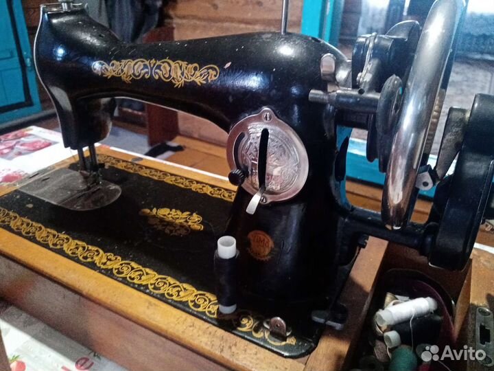 Швейная машинка ручная СССР