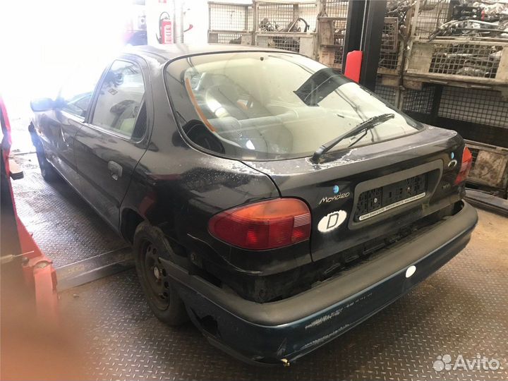 Разбор на запчасти Ford Mondeo 1 1993-1996