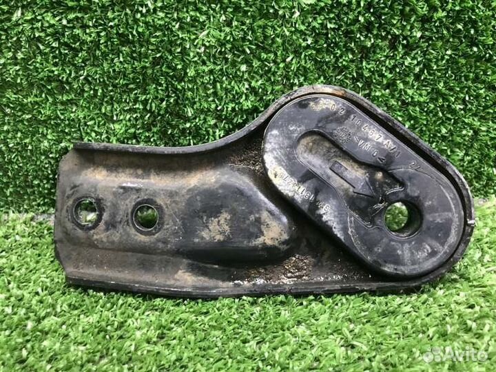 Кронштейн радиатора Opel Astra H Z16XER 2007