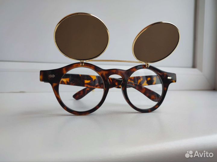 Солнцезащитные очки женские