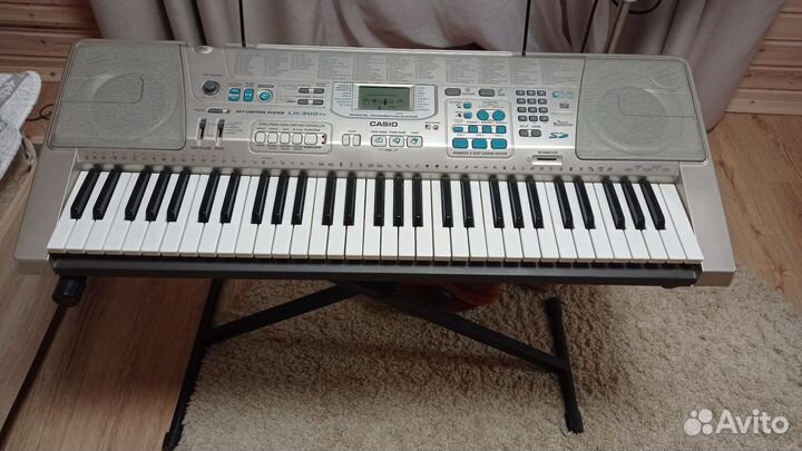 Синтезатор casio LK- 300tv