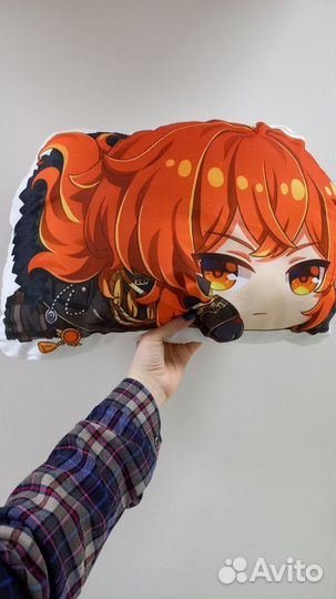 Фигурная подушка Геншин Дилюк