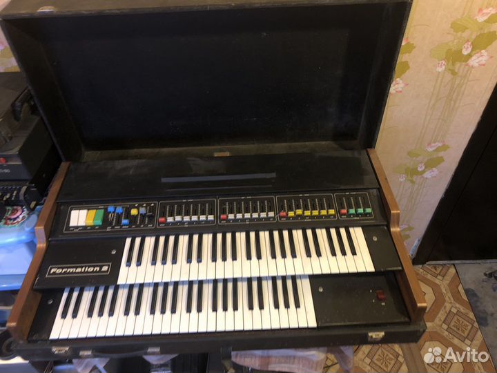 Электроорган Vermona Formation2